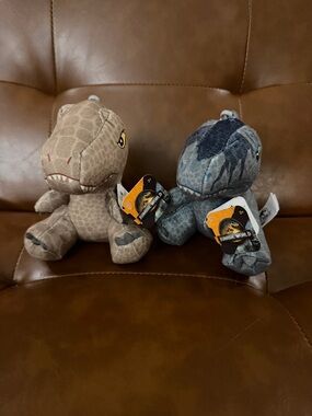 Universal Jurassic World Plush Clip On Set - 2 Pieces